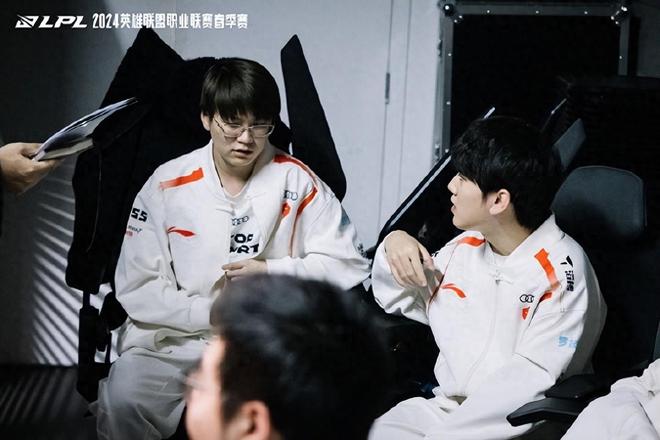 在社交媒体 在社交媒体