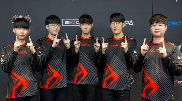 球队再次传 球队再次传